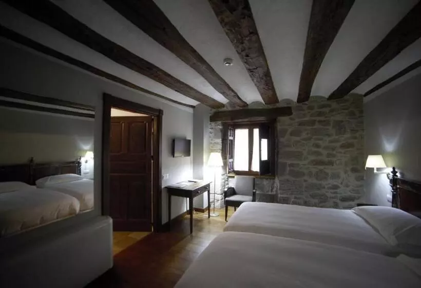 Fotos del hotel Rural Latorrién De Ane:  22