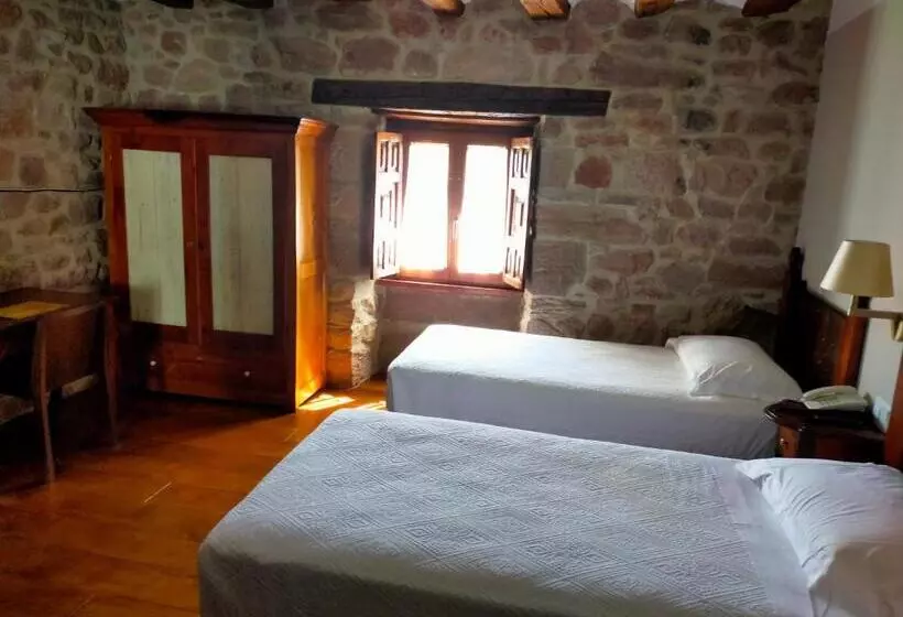 Fotos del hotel Rural Latorrién De Ane:  10