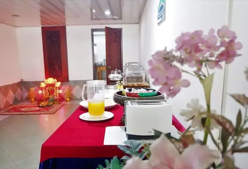Fotos del hotel Lyly:  4