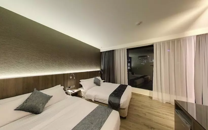 Fotos del hotel Flora By Crossroads:  16