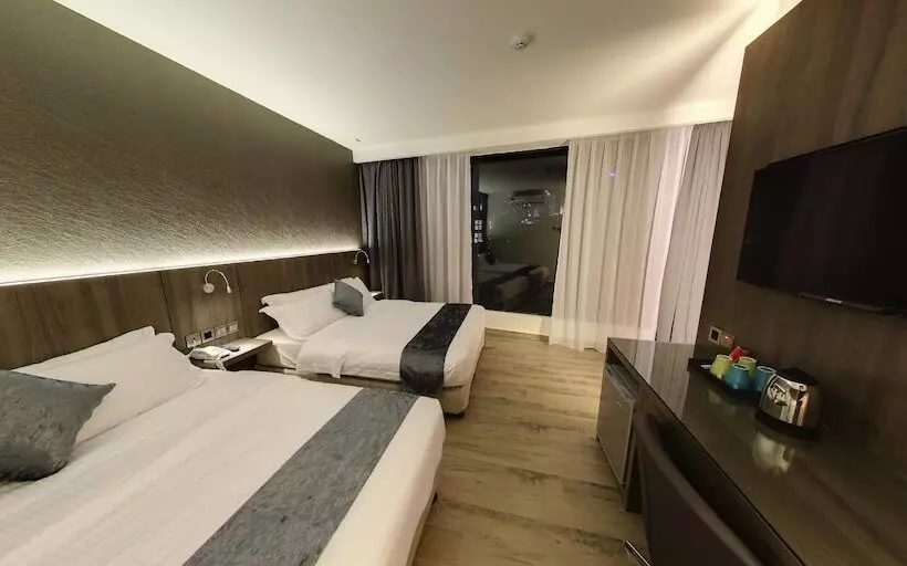 Fotos del hotel Flora By Crossroads:  10