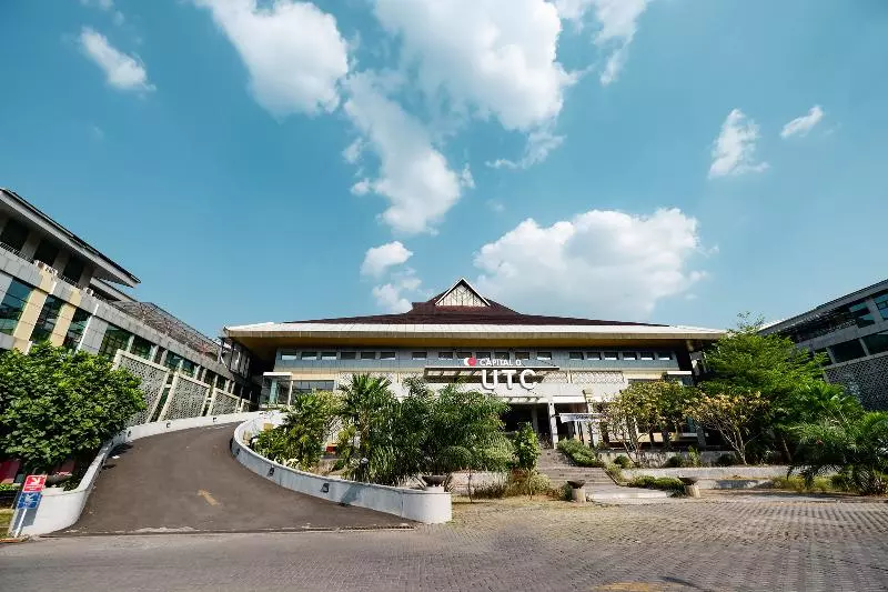 Capital O 1571 Utc  Semarang