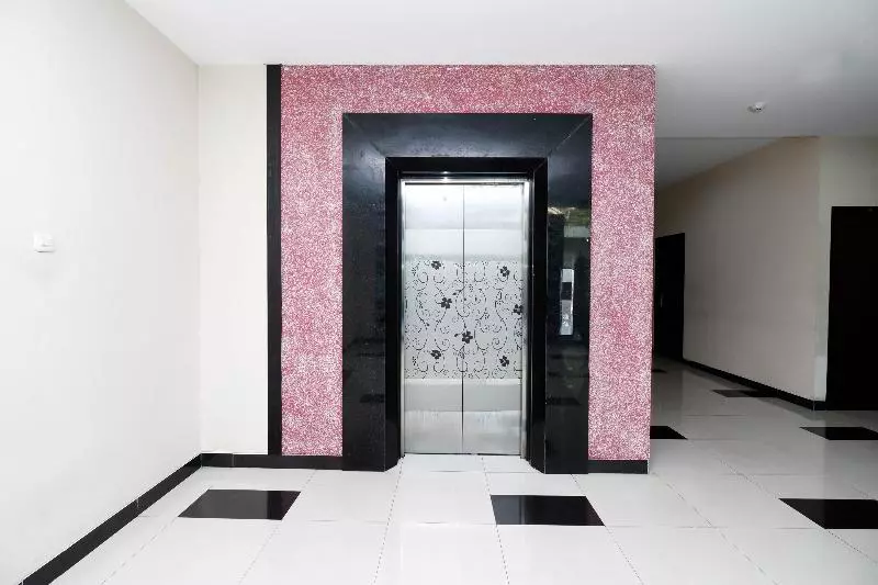 Fotos del hotel Capital O 1571 Utc  Semarang:  24
