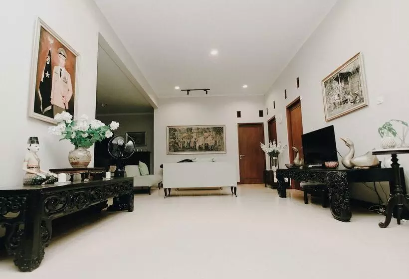 House Of Moedjito