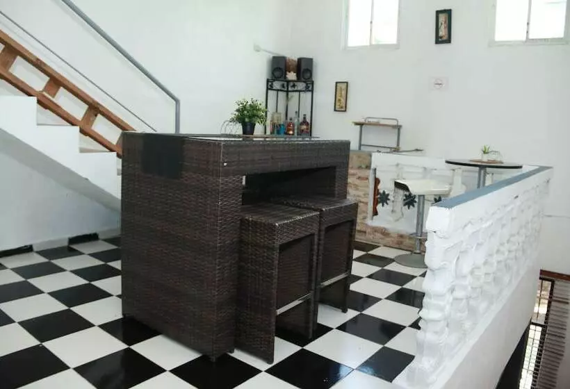 Fotos del hotel Aarony House:  18