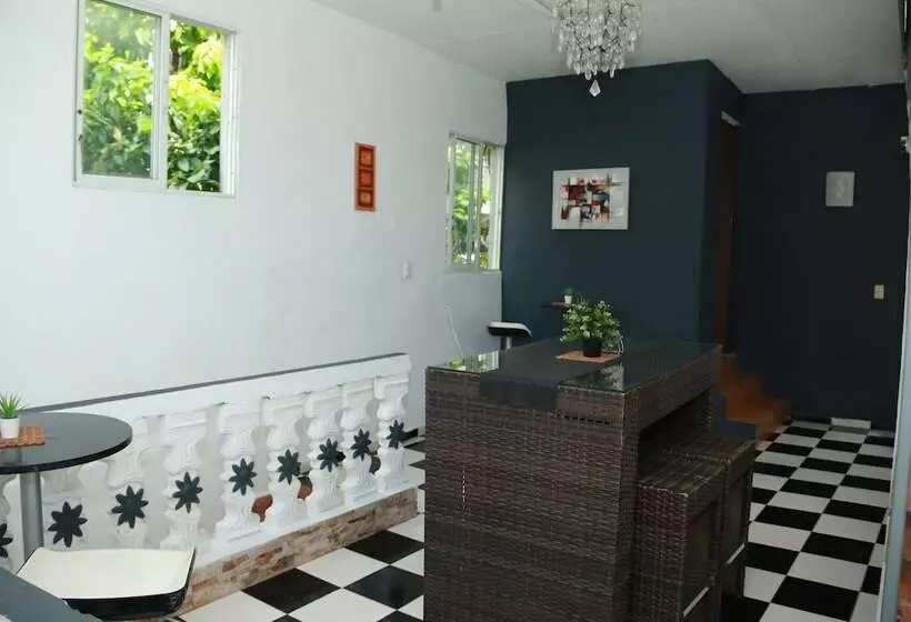 Fotos del hotel Aarony House:  24