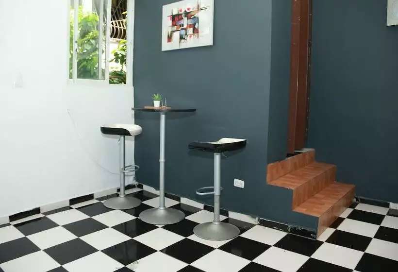 Fotos del hotel Aarony House:  4