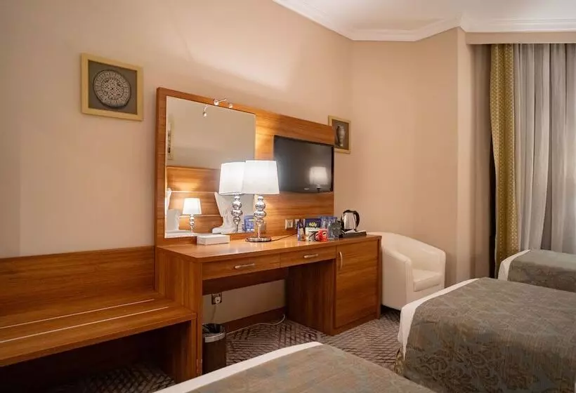Fotos del hotel Golden Tulip Al Mektan:  21