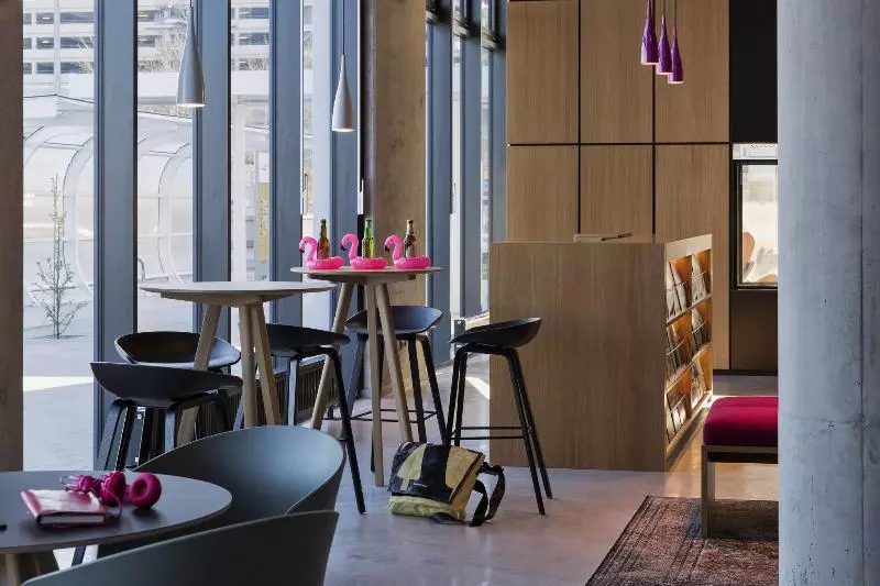 Fotos del hotel Moxy Vienna Airport:  13