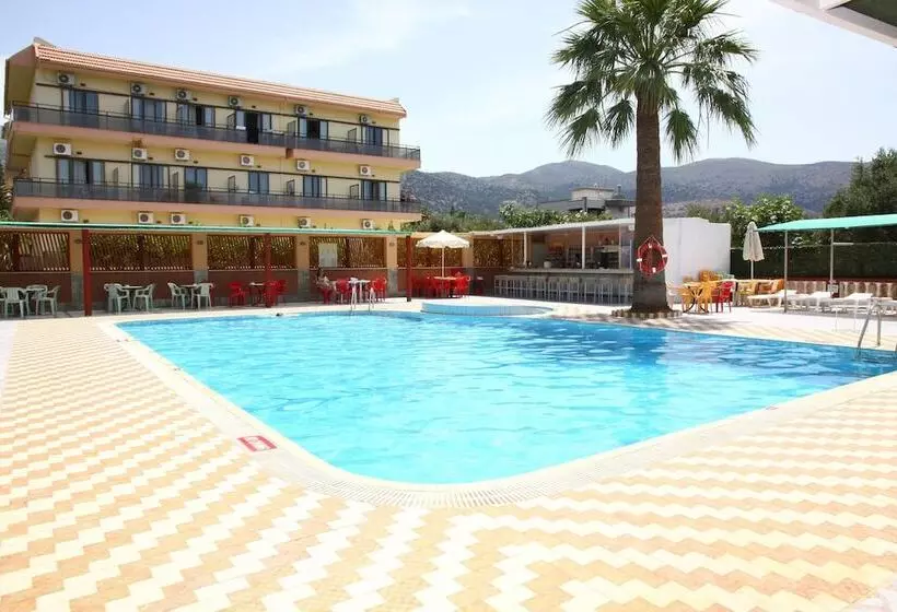 Fotos del hotel Triton Garden:  11