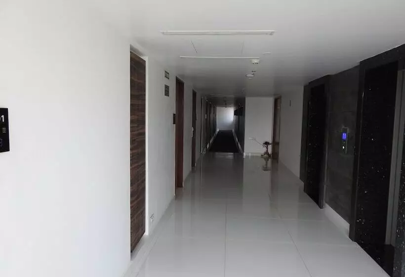 Fotos del hotel The Central Residency:  9