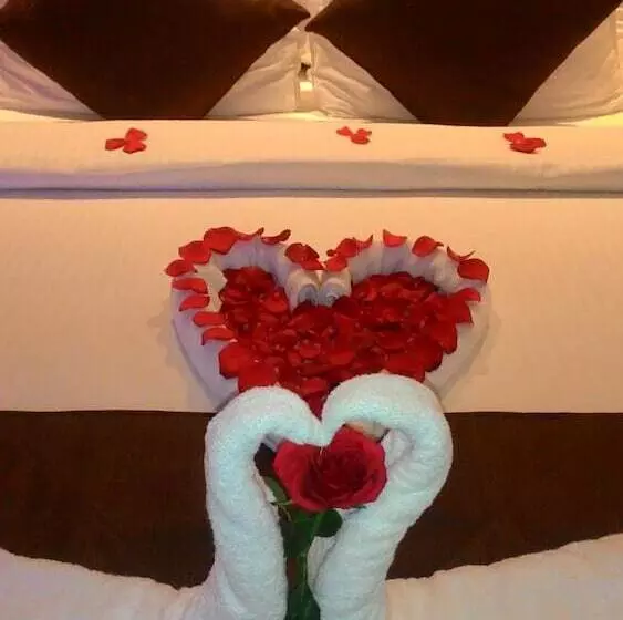 Fotos del hotel The Central Residency:  24