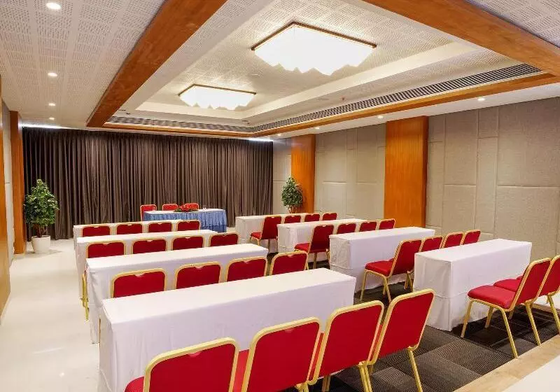 Fotos del hotel The Central Residency:  12