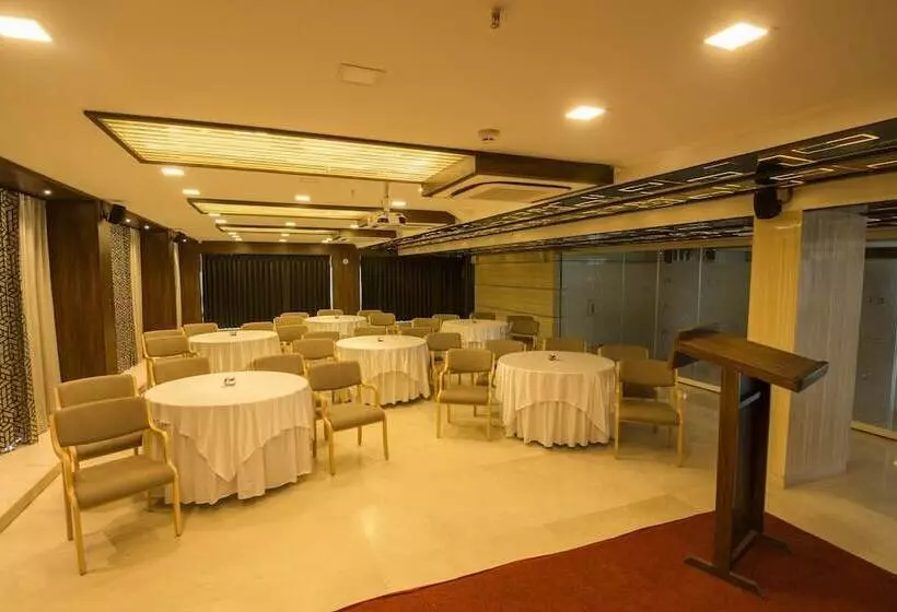 Fotos del hotel Roopa Elite:  18