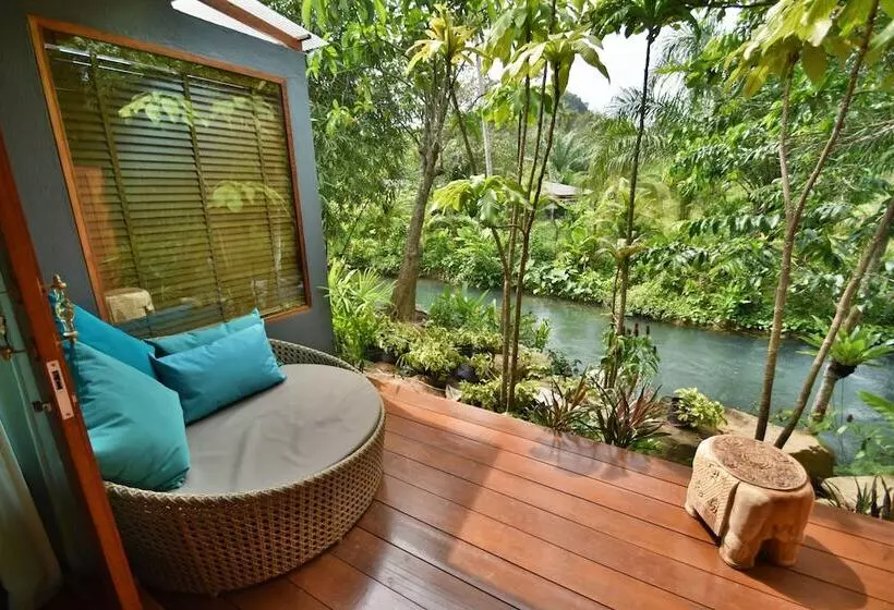 Fotos del hotel The Nine Thipthara Klongson Resort:  17