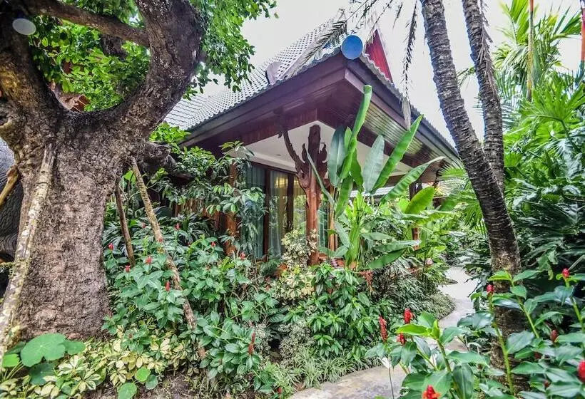 Fotos del hotel The Nine Thipthara Klongson Resort:  24