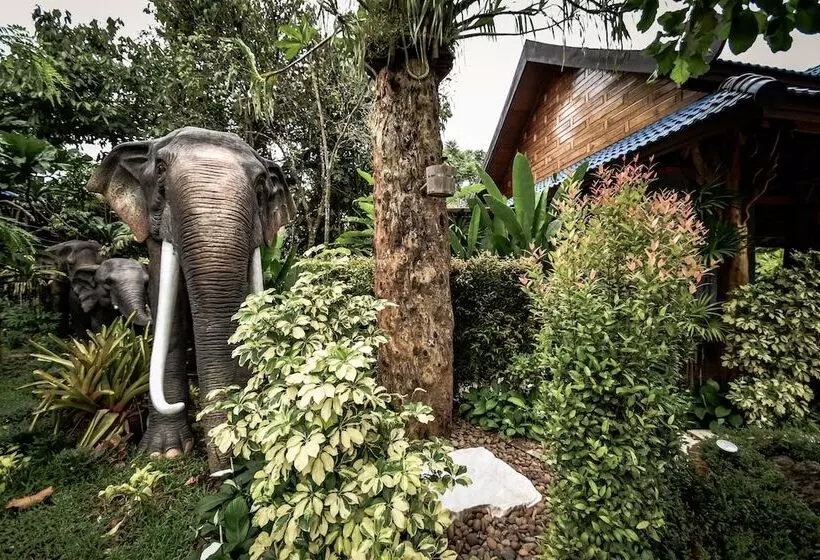 Fotos del hotel The Nine Thipthara Klongson Resort:  20