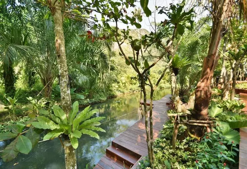 Fotos del hotel The Nine Thipthara Klongson Resort:  13