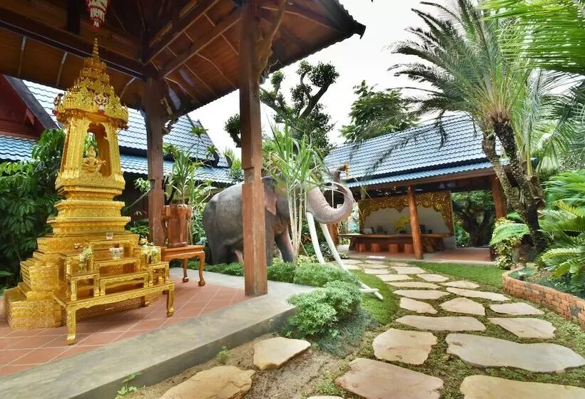 Fotos del hotel The Nine Thipthara Klongson Resort:  19