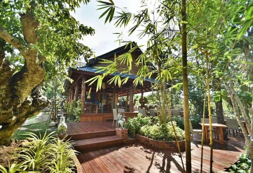 Fotos del hotel The Nine Thipthara Klongson Resort:  12