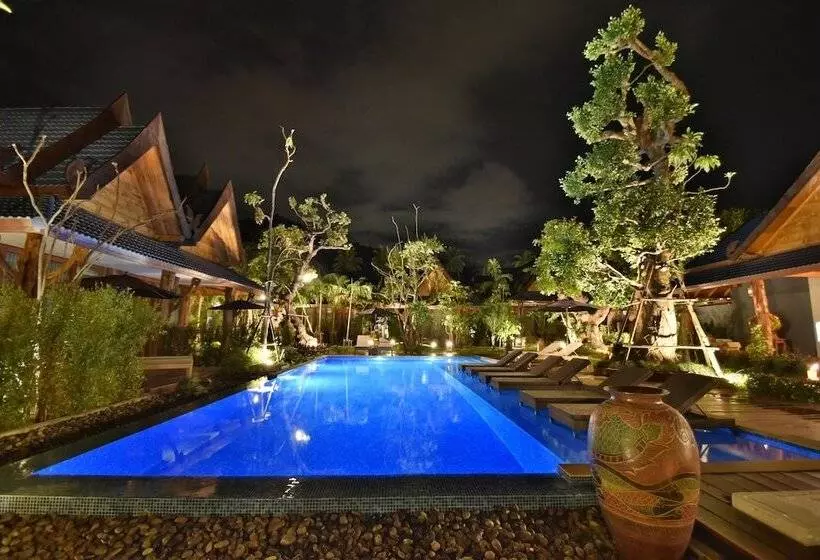 Fotos del hotel The Nine Thipthara Klongson Resort:  2