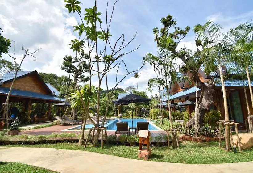 The Nine Thipthara Klongson Resort