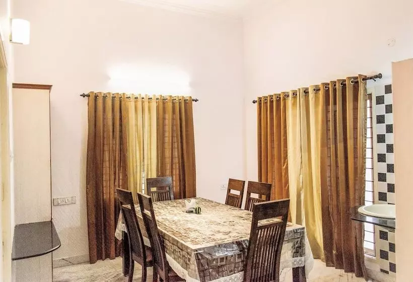 Fotos del hotel Fabexpress Kapsstone Egmore:  4