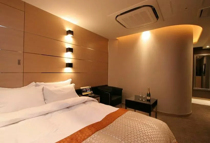 Fotos del hotel The Glanz:  8