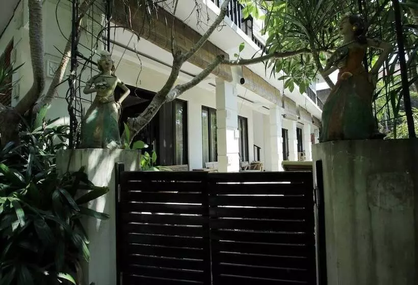 Fotos del hotel Reddoorz @ Kerobokan Canggu 2:  5
