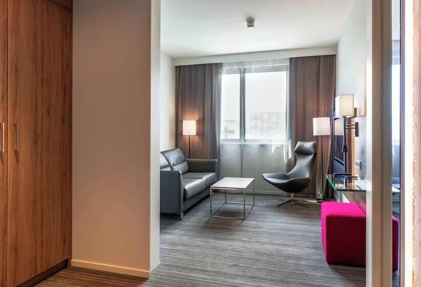 Fotos del hotel Moxy Milan Linate:  21