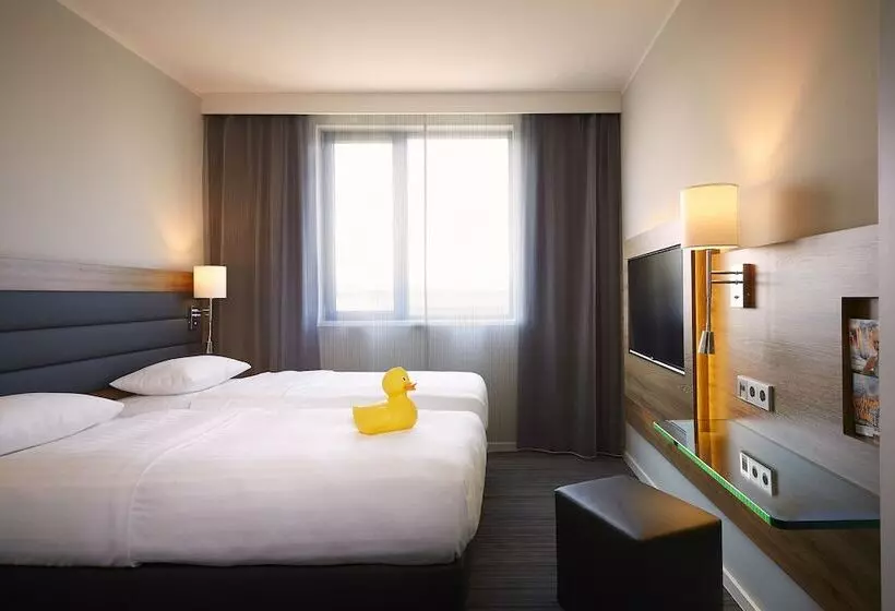 Fotos del hotel Moxy Milan Linate:  6