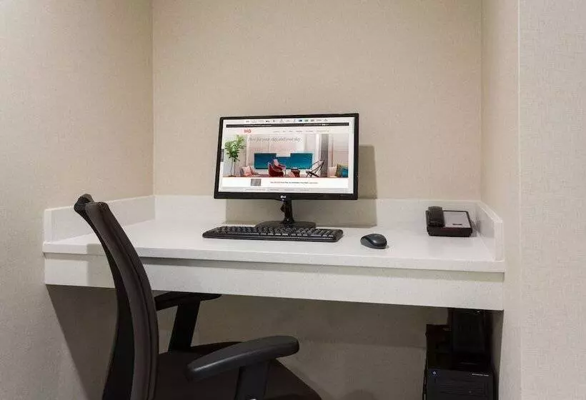 Fotos del hotel Candlewood Suites Miami Intl Airport  36th St, An Ihg:  24
