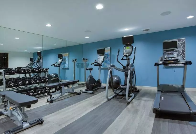 Fotos del hotel Candlewood Suites Miami Intl Airport  36th St, An Ihg:  6