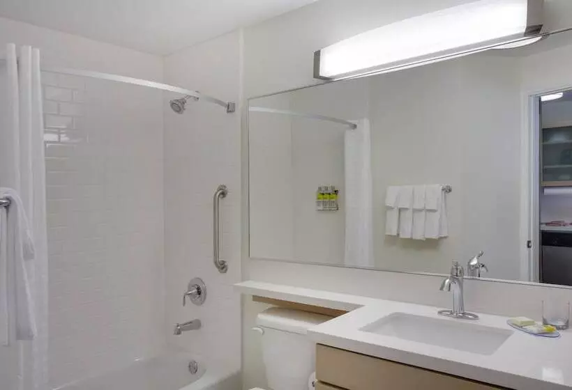 Fotos del hotel Candlewood Suites Miami Intl Airport  36th St, An Ihg:  11