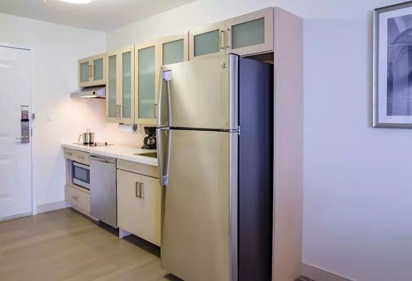 Fotos del hotel Candlewood Suites Miami Intl Airport  36th St, An Ihg:  10