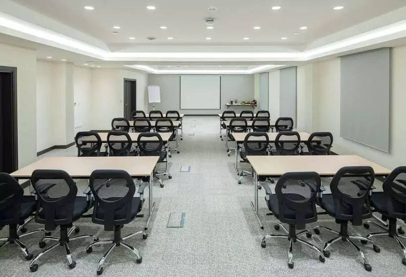 Fotos del hotel Park Inn By Radisson Jubail Industrial City:  7