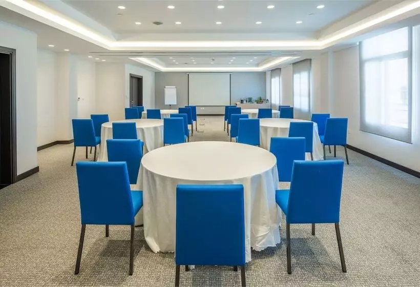 Fotos del hotel Park Inn By Radisson Jubail Industrial City:  17
