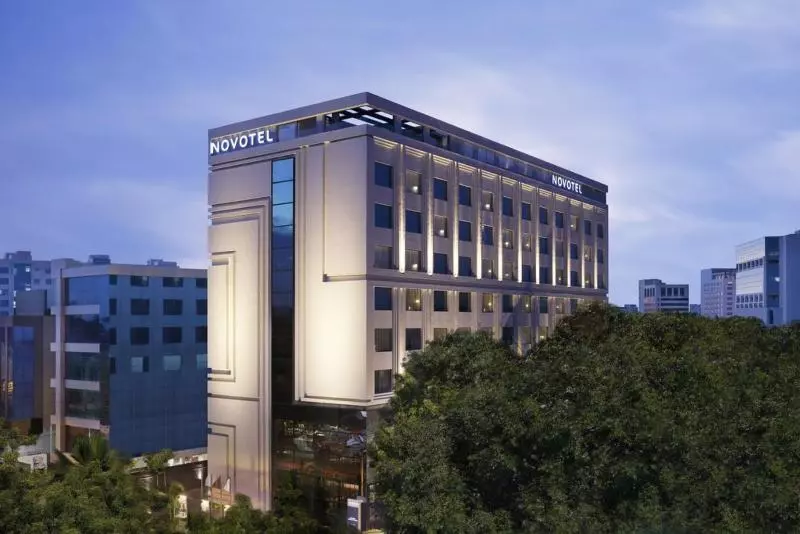 Fotos del hotel Novotel Chennai Chamiers Road:  10