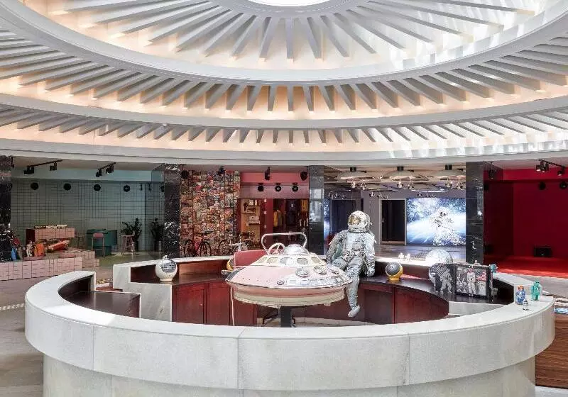 Fotos del hotel 25hours  The Circle:  3