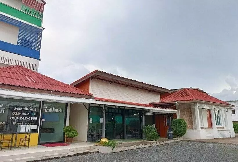 Fotos del hotel Nakhonchanthani:  24