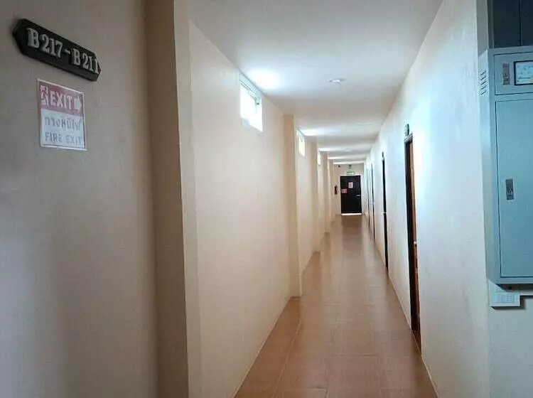 Fotos del hotel Nakhonchanthani:  8