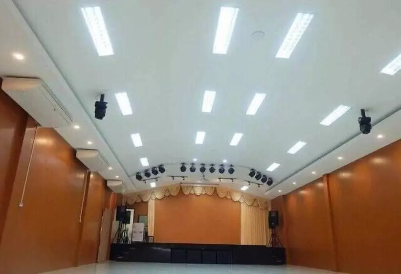 Fotos del hotel Nakhonchanthani:  11