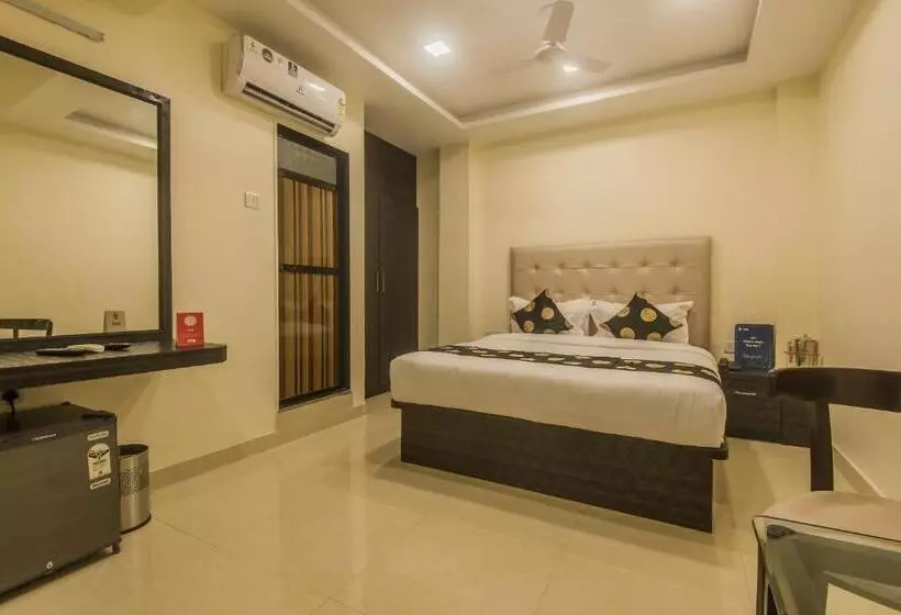 Oyo 10005 Borivali