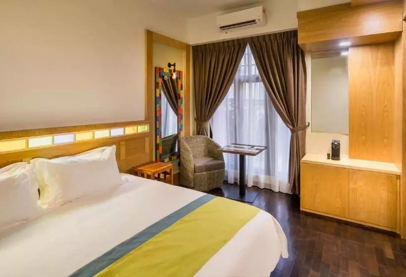 Fotos del hotel Treasures Hotel And Suites:  16