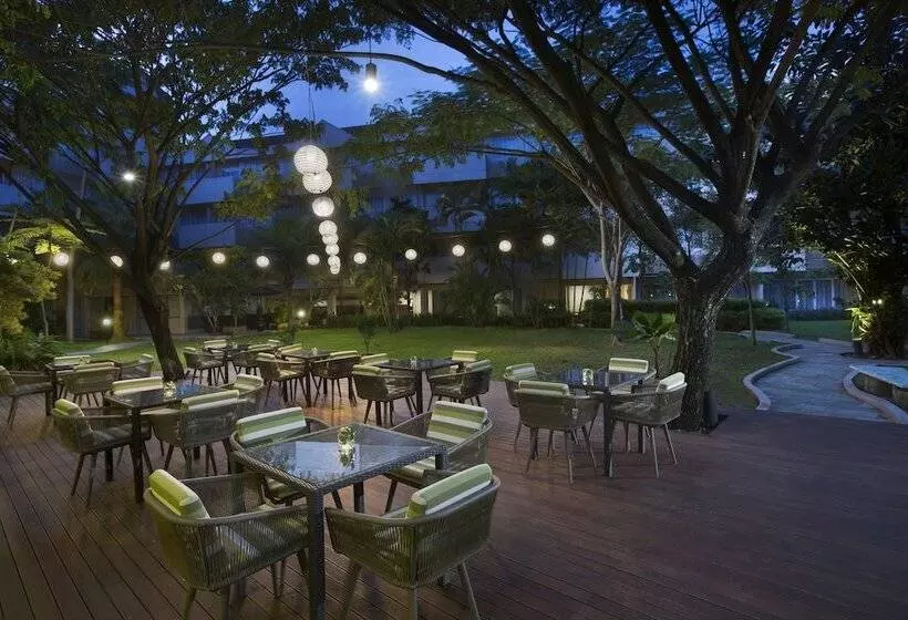 Fotos del hotel Delonix Hotel Karawang:  6