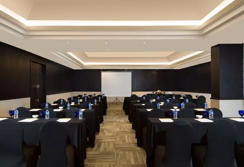 Fotos del hotel Delonix Hotel Karawang:  11
