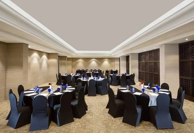 Fotos del hotel Delonix Hotel Karawang:  14