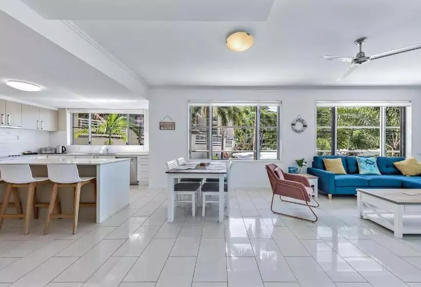 Fotos del hotel Summit Apartments Airlie Beach:  2