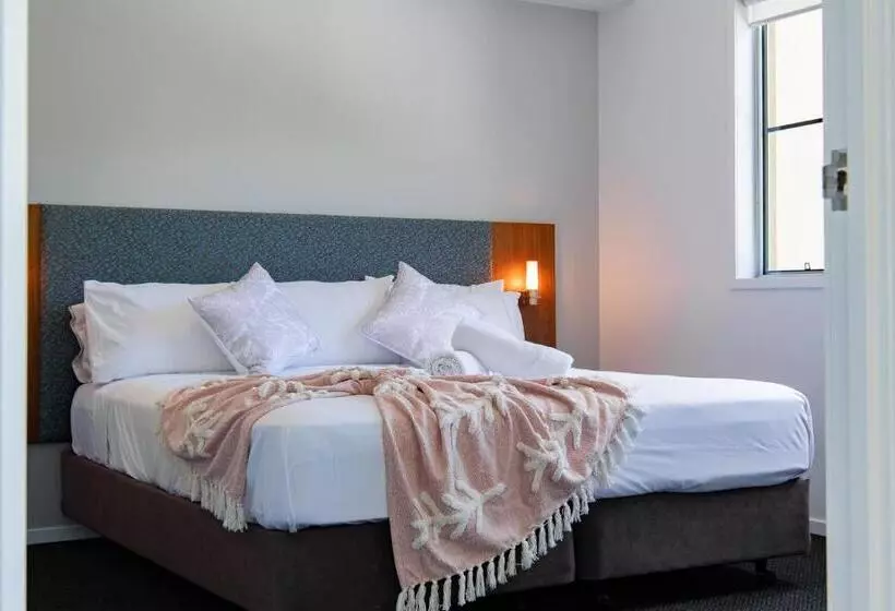 Summit Apartments Airlie Beach