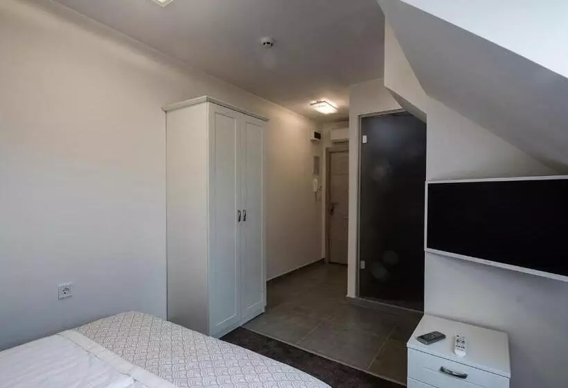 Fotos del hotel Caro Apartments & Rooms:  2